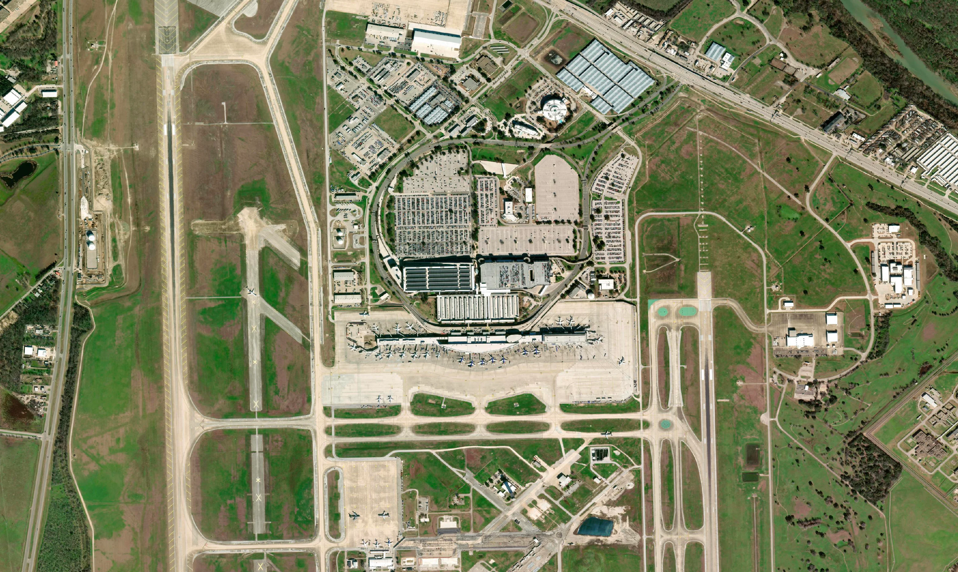 Vivid Mosaic satellite basemap of an airport terminal, aprons, taxiways and parallel runways for flight simulation