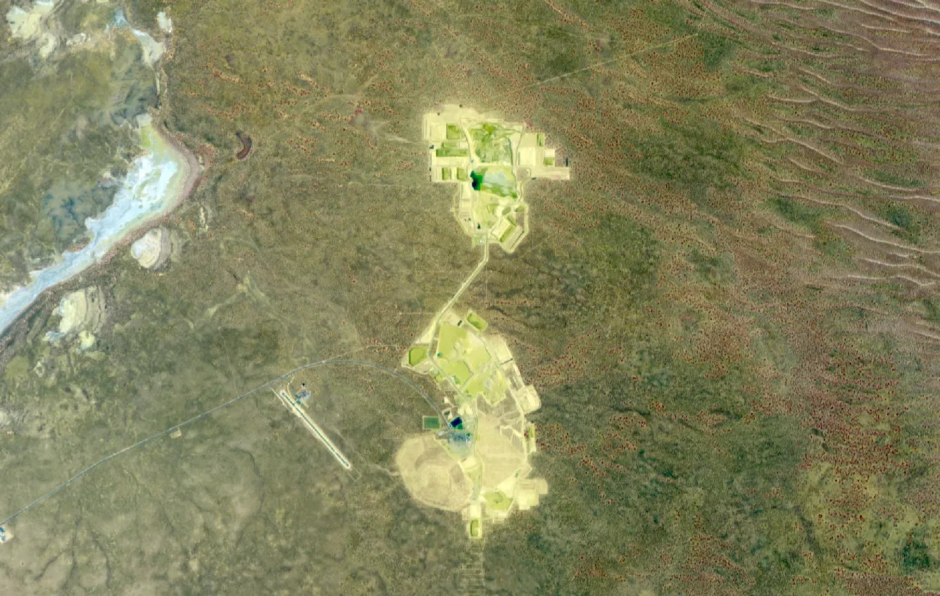 Wyvern infrared composite of the same mine site highlighting vegetation and mineral signatures.