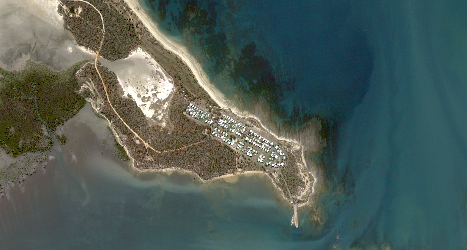 30 cm KOMPSAT capture over Gladstone, Australia revealing detailed industrial infrastructure.